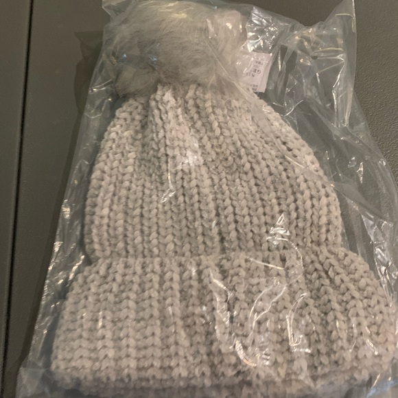 NWT ECO Jules Kae Pom Pom beanie - recycled fabric - Picture 3 of 3